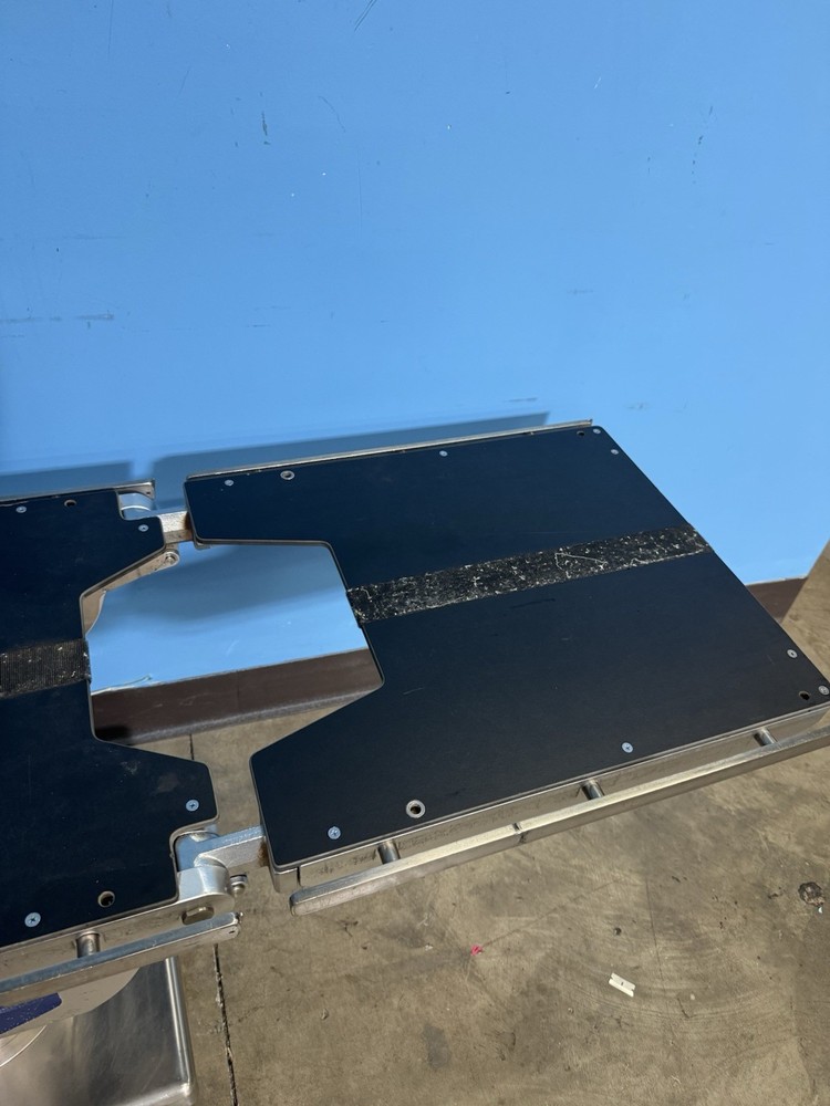Skytron 6700B Surgical Operating Table