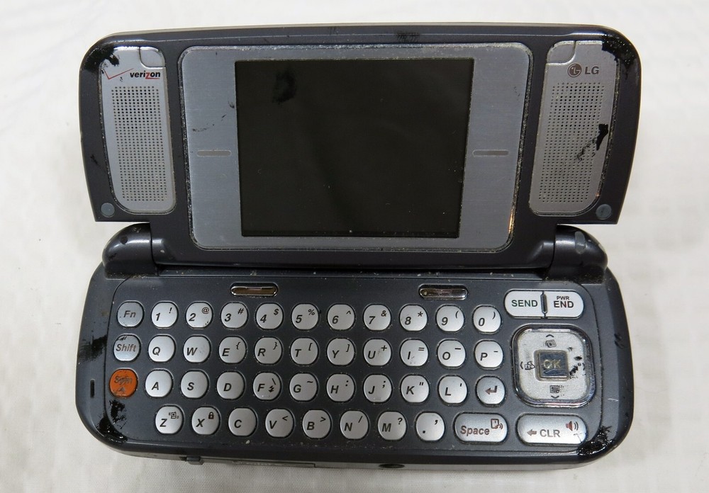 Older model cell phone bundle- Set of 3