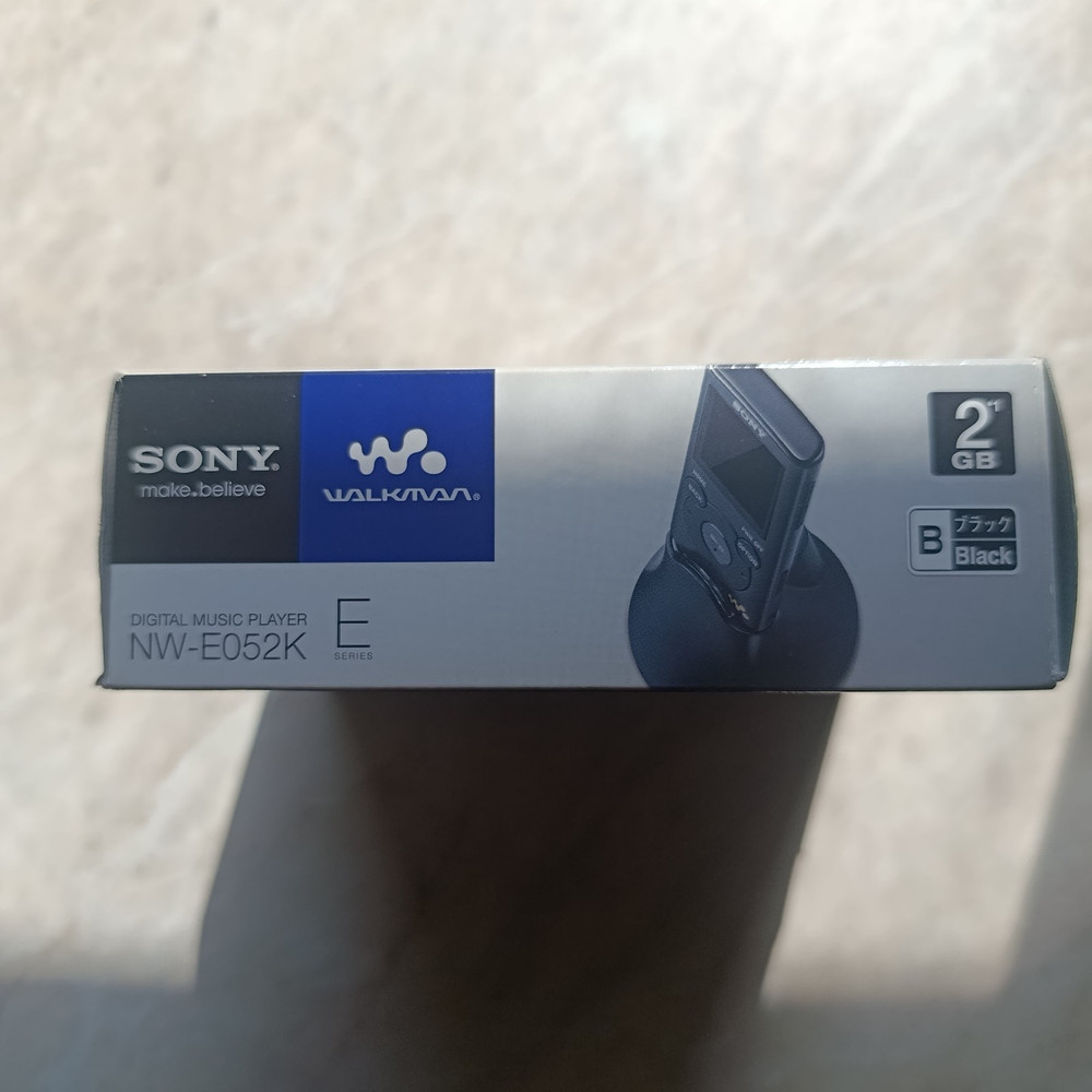 Sony NW-E052K 2GB Completed in Box Used