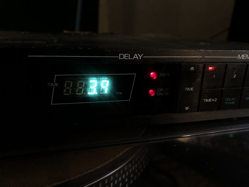 Roland SDE-1000 Digital Delay Rack Effect Processor TESTED WORKING