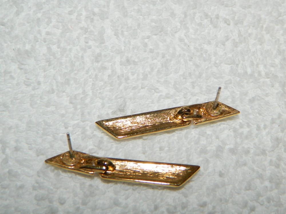 Nice Split Hinged Bar Goldtone Pierced Earrings