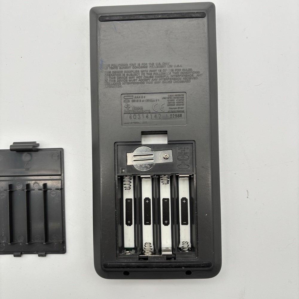 Texas Instruments TI-82 Graphing Calculator Tested Works.