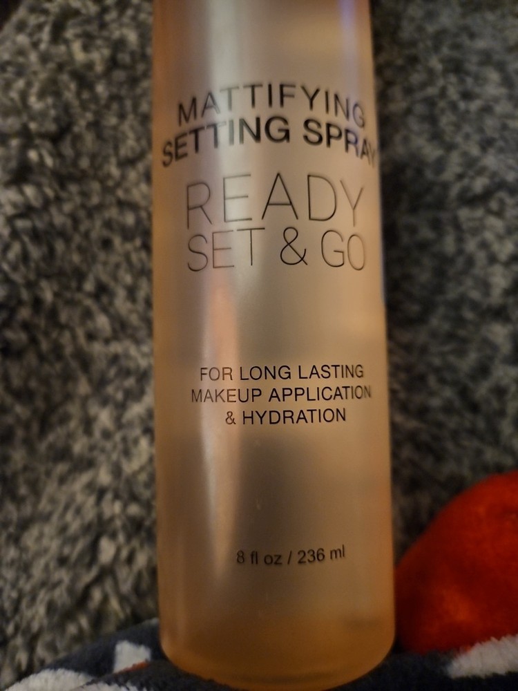 Ellen Tracy READY SET & GO Mattifying Setting Spray Hydrating 8 Fl oz
