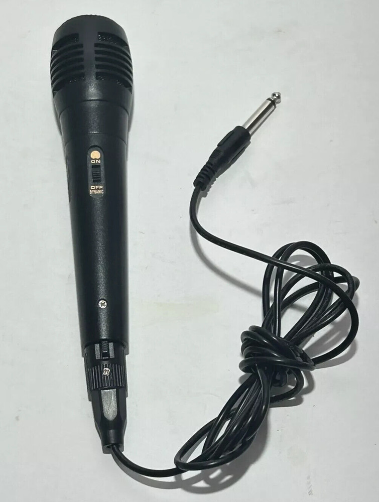 Professional Dynamic Microphone with Long Wire - Black