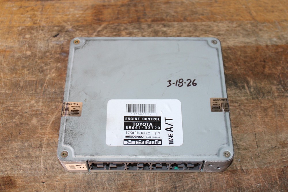 1995-1996 Lexus ES300 Engine Computer Control Module ECU ECM 89661-33720 OEM
