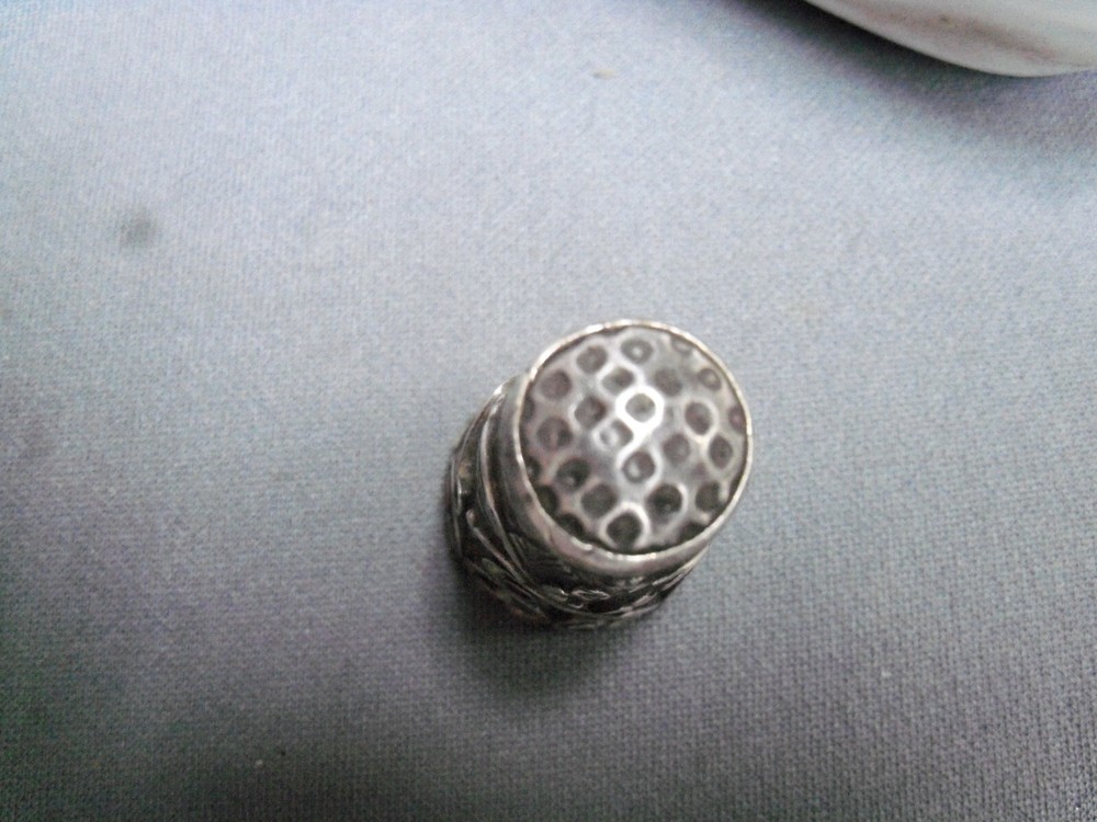 VINTAGE STERLING SILVER THIMBLE