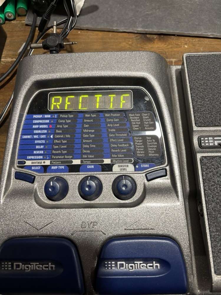 Dynamic! DIGITECH RP300 MODELING Guitar Processor