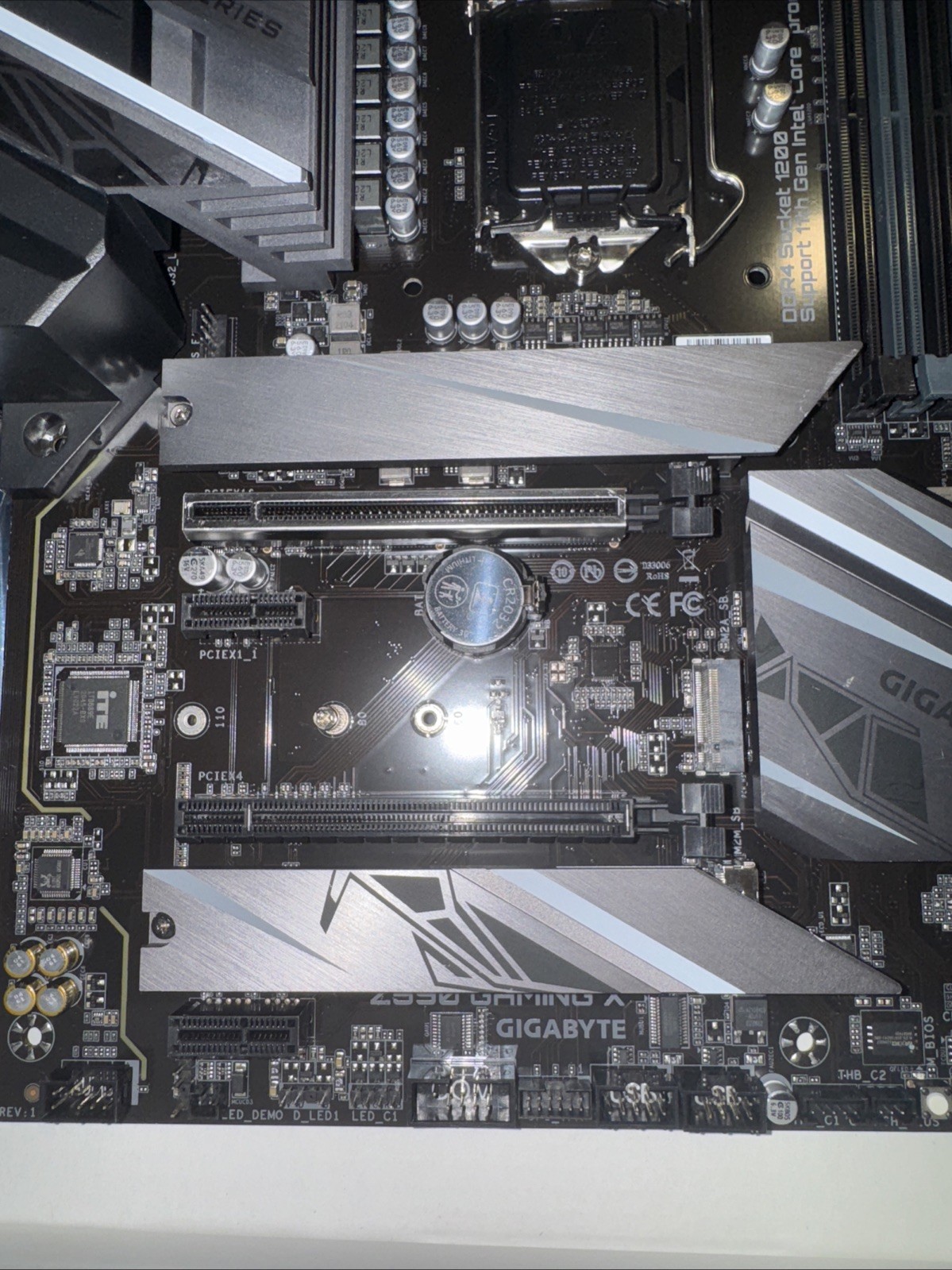 GIGABYTE Z590 Gaming X Motherboard Intel 11th Gen Z590 DDR4 LGA 1200