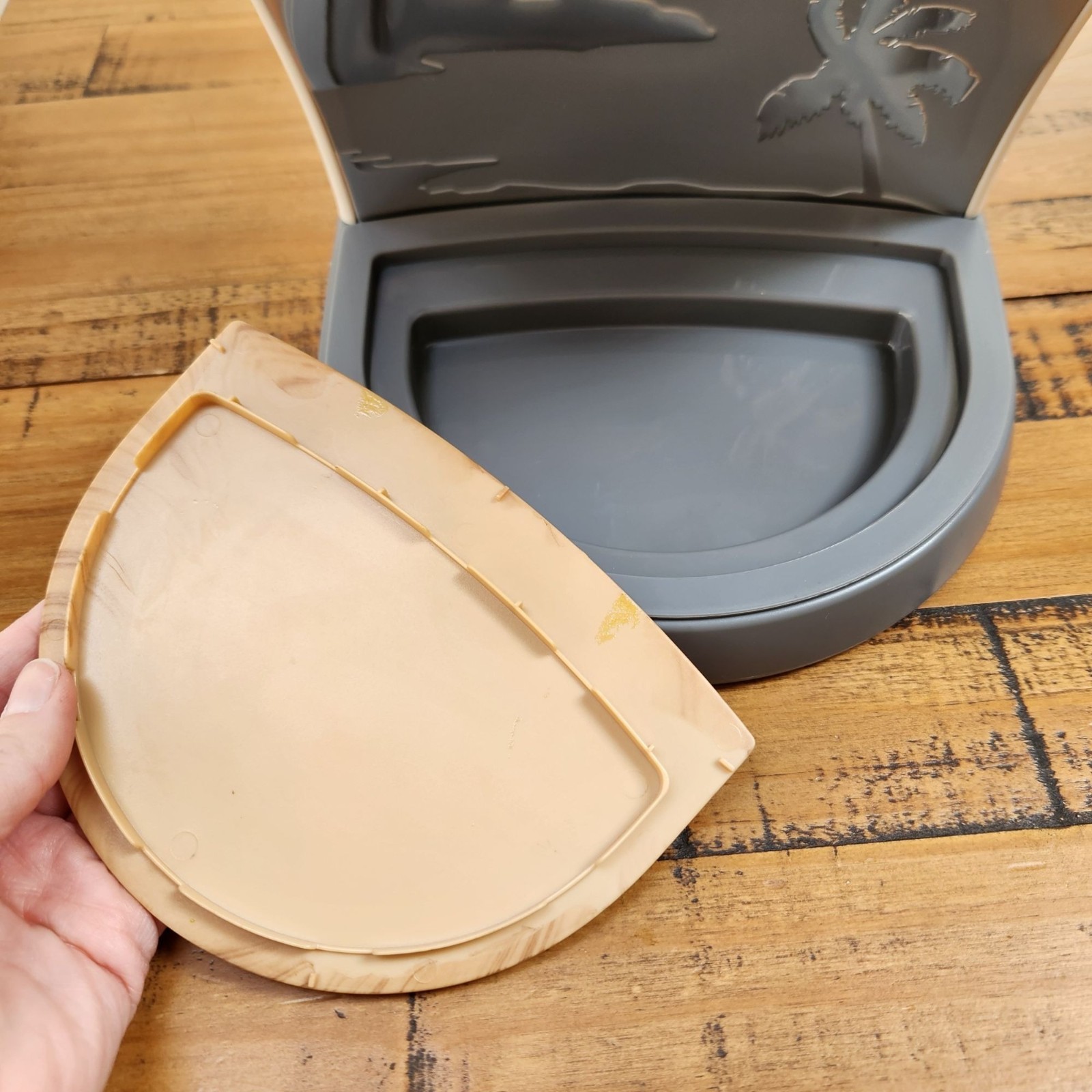 Margaritaville Open Box Chillin' Pour Liquor Chiller Shot Machine Dispenser