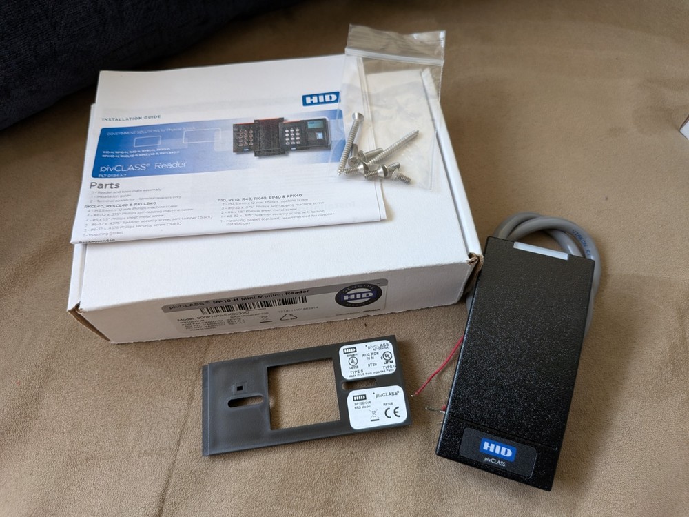 HID pivCLASS RP10-H Mini Mullion Reader RP10EKNR 900PHPNEK0032U NEW