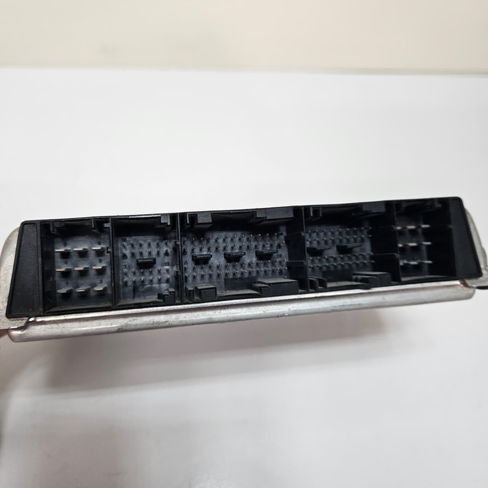 2003-2005 BMW X5 330i Engine Control Unit 7519308 OEM
