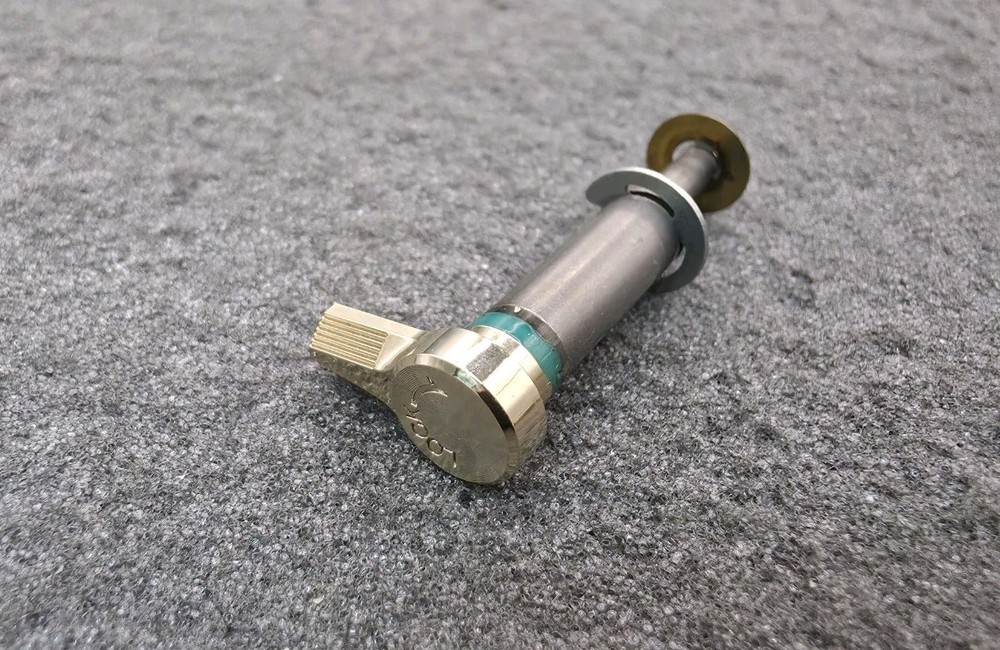 Technics sl1200 Ltd, Locking Knob (free shiping)