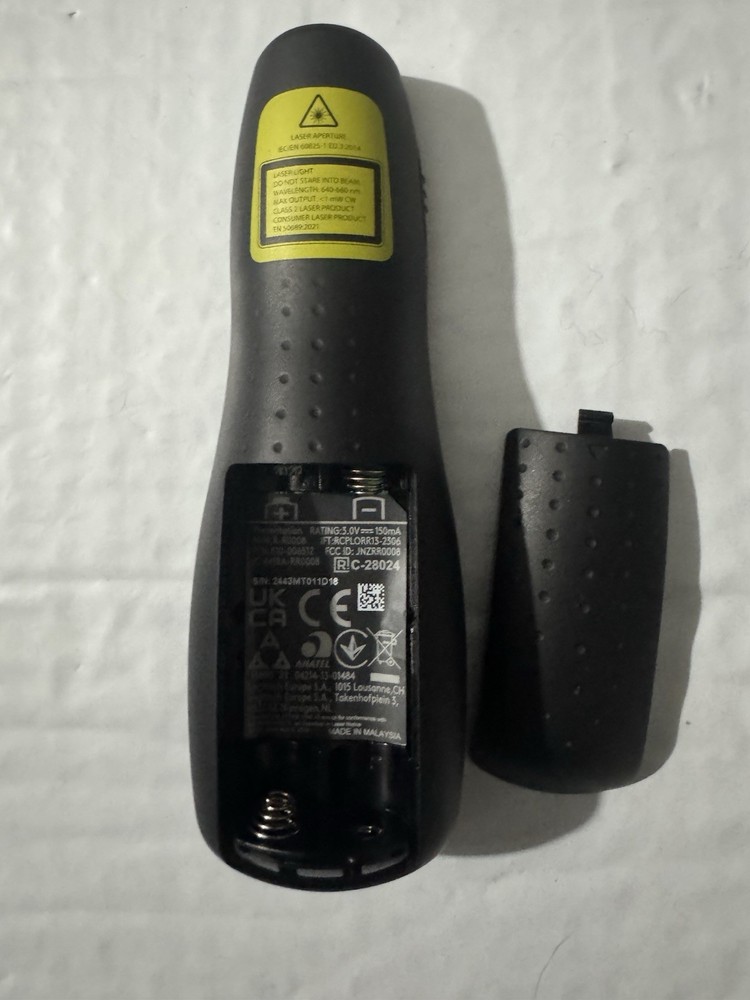 Logitech R400 Wireless Laser Pointer Presentation Remote with USB & Case Black