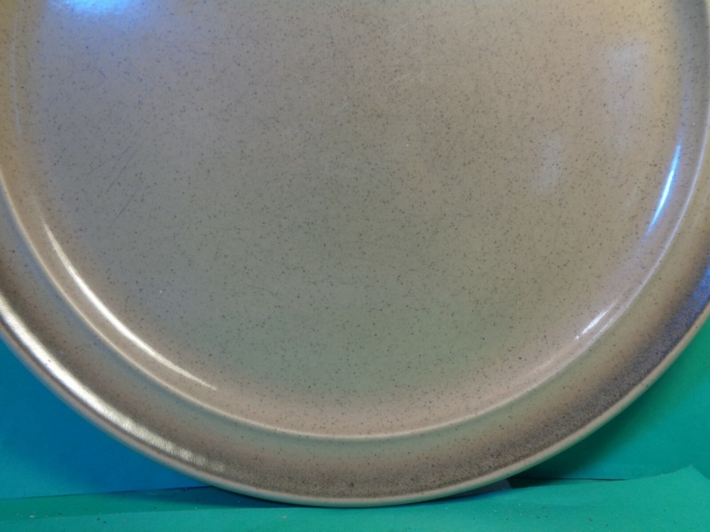 Pecan Pattern 10 1/2" Dinner Plate, Anchor Hocking (Used/EUC)