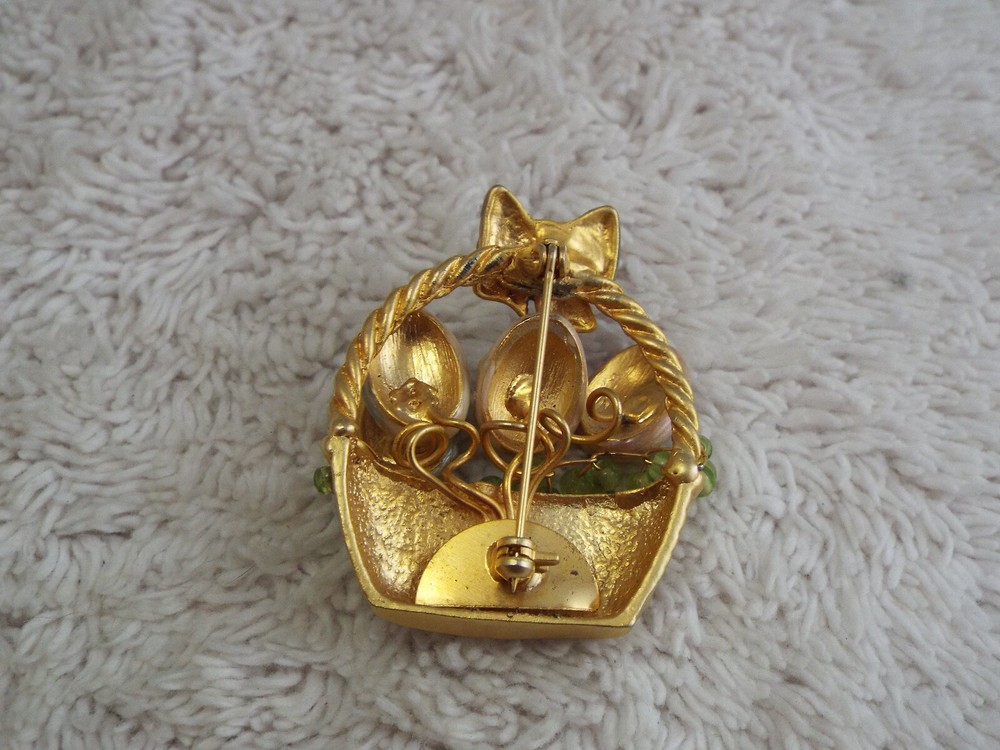 Easter Egg Basket Pin (G5)