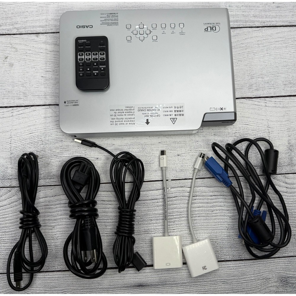 Casio XJ S35 DLP Data Projector with Remote and Cables