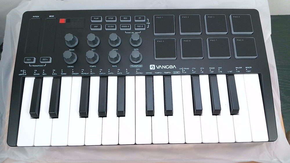 Vangoa - MIDI Keyboard Controller - 25 Keys - VMK25 - Black - OpenBox