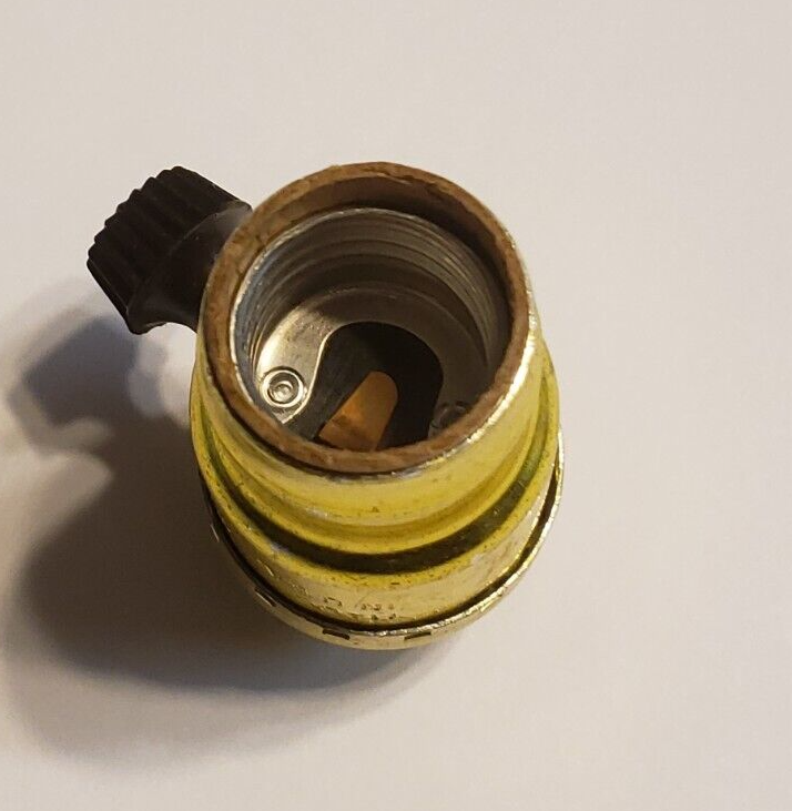 Leviton - E-17 Turn Knob Single Circuit Socket with 1/8ips NEW 512G