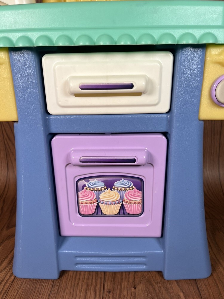 Little Tikes Cupcake Kitchen Retired Very Nice