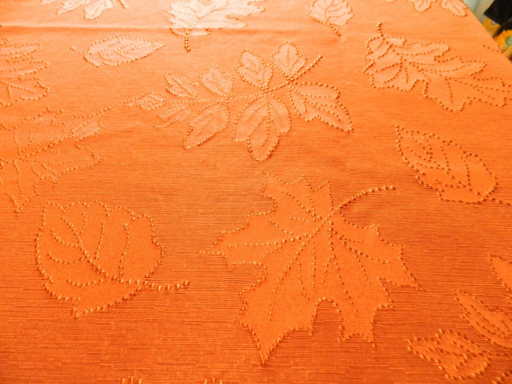 L-24 RUST FALL LEAF COTTON BLEND TABLECLOTH 58 X 114