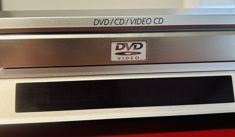 SONY®DVP-NS700P