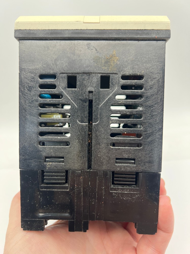 ABB COMMANDER 250 PROCESS TEMPERATURE CONTROLLER C250/0100/STD ENGLAND UK