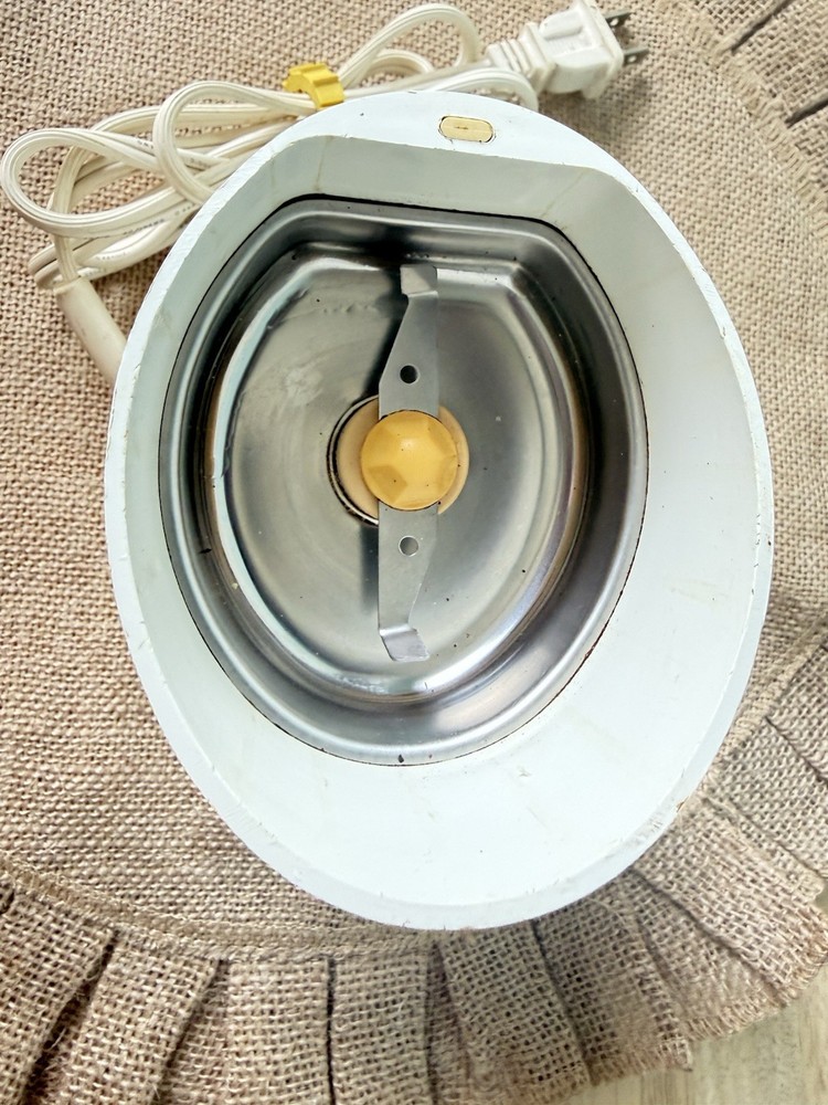 KRUPS Fast One Touch Coffee Bean Spice Grinder Type 203-EUC-Tested-Clean