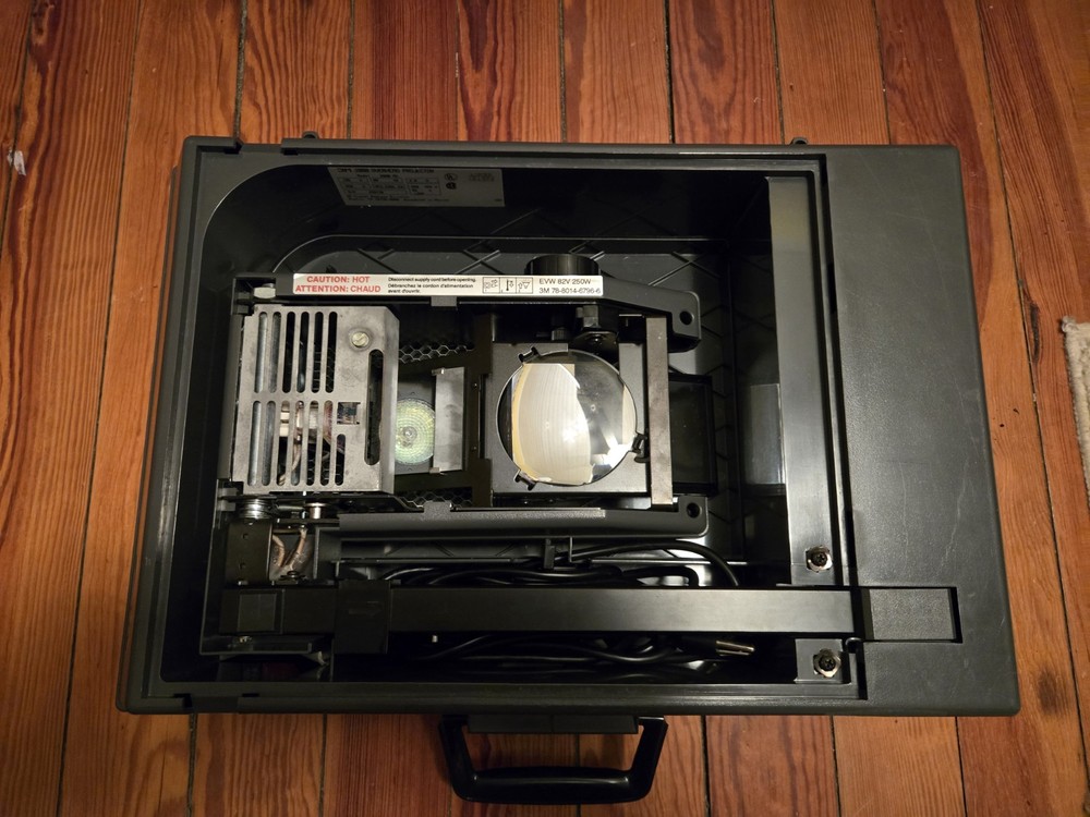 3M 2000 Overhead Projector