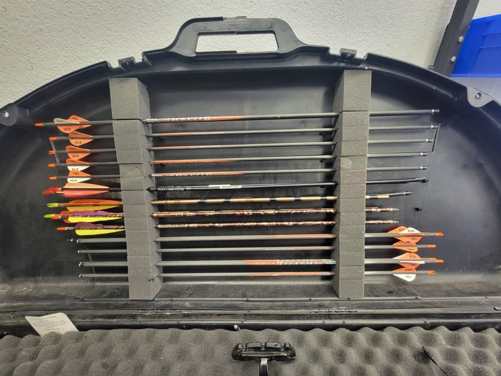 Bear Alaskan Bow Olive 70 lb - W/ Case & Gear