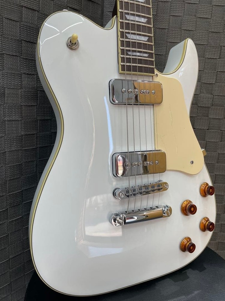 Bacchus BARON-STD/WH P90 Pickup with Case