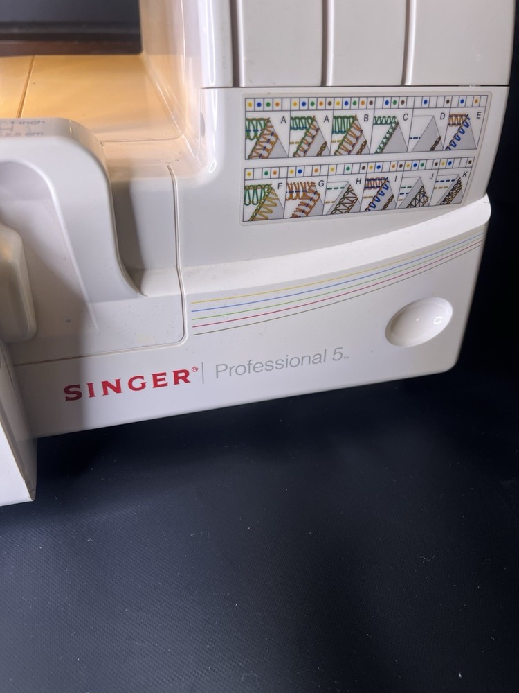 SINGER PROFESSIONAL 5 SEWING MACHINE 14T968DC (WORKING)