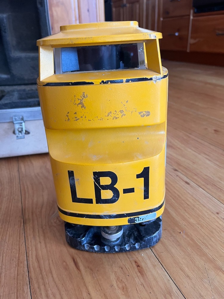 Laser Alignment Laser Beacon LB1 model 3929 With Case UNTESTED