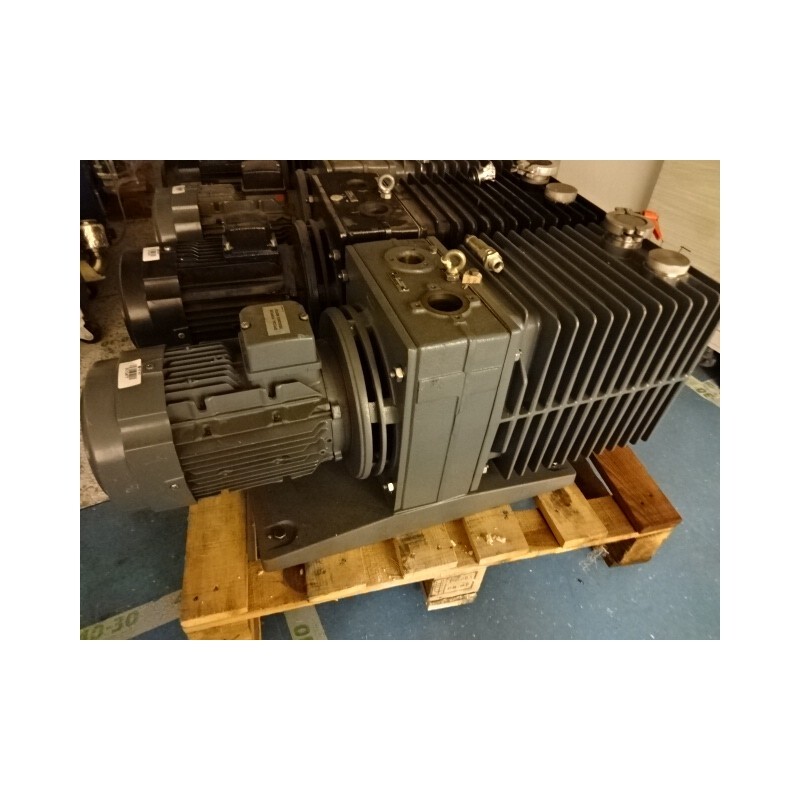 ROTARY VANE VACUUM PUMP