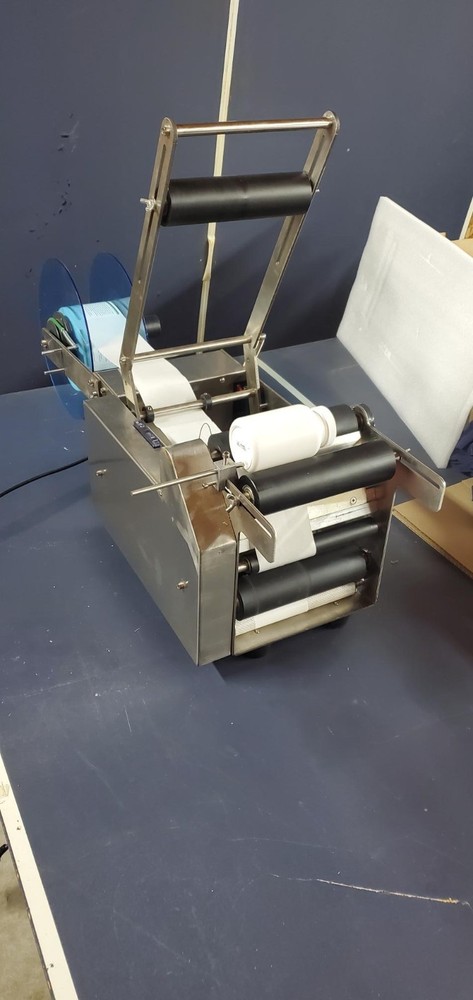 Round Bottle Labeling Machine MT-50 Semi-Automatic - Used