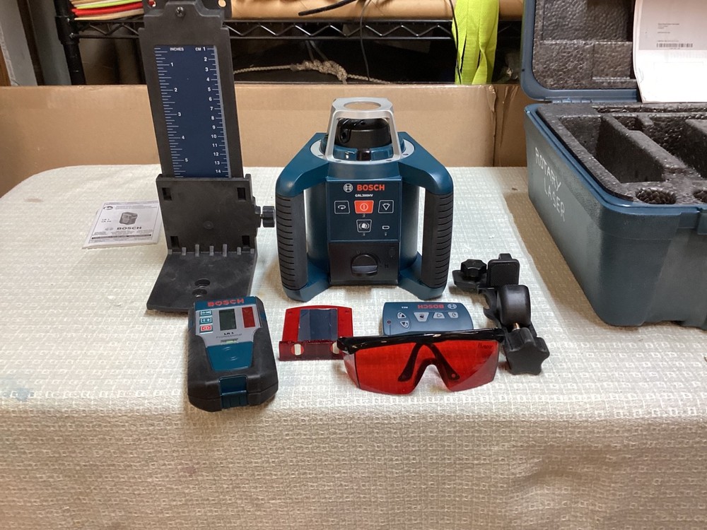 Bosch Horizontal an Vertical Rotating Self Leveling Laser Level