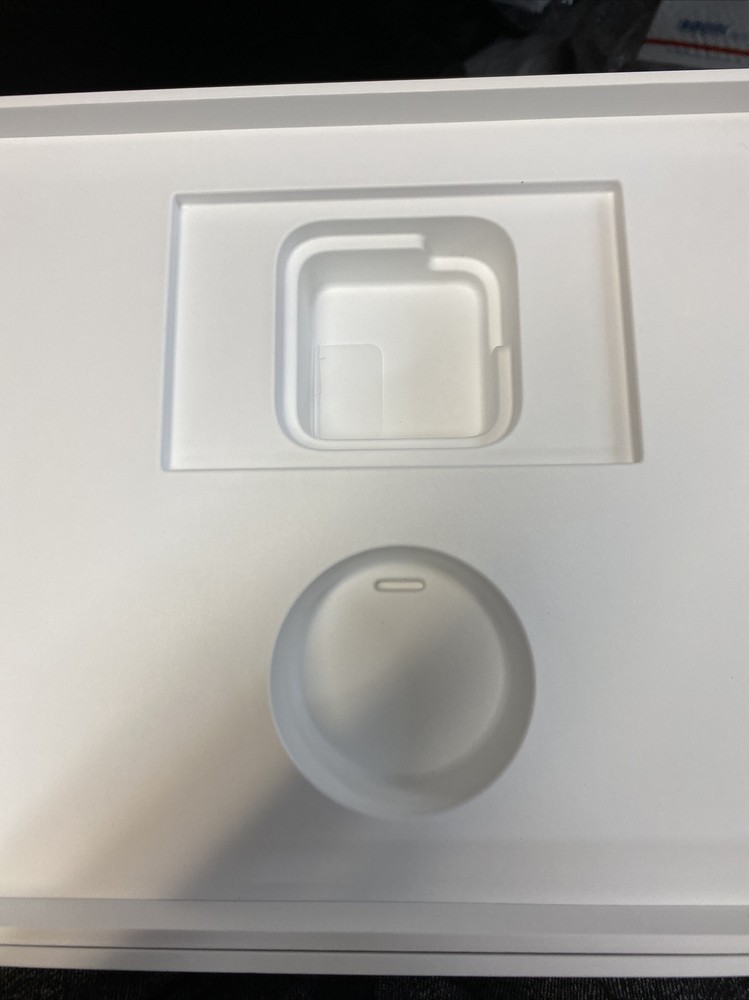 100% Auth Apple MacBook Air 13 In Gold Empty Box