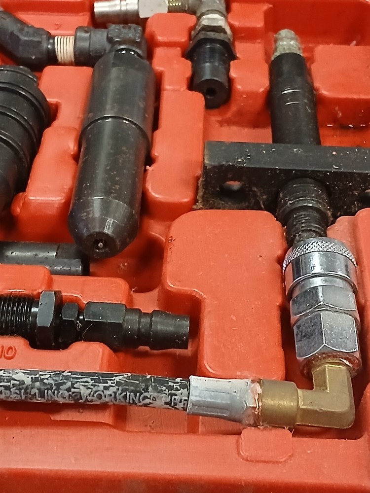 Engine Compression Tester Set Mod 46800 with Case By Harbour Freight