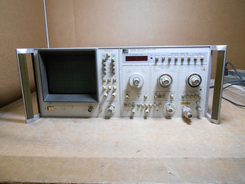HP 8569A SPECTRUM ANALYZER