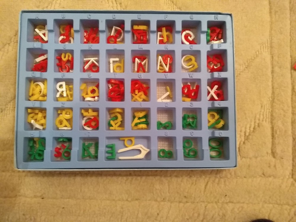 Pippin Lock-a-Letter Game