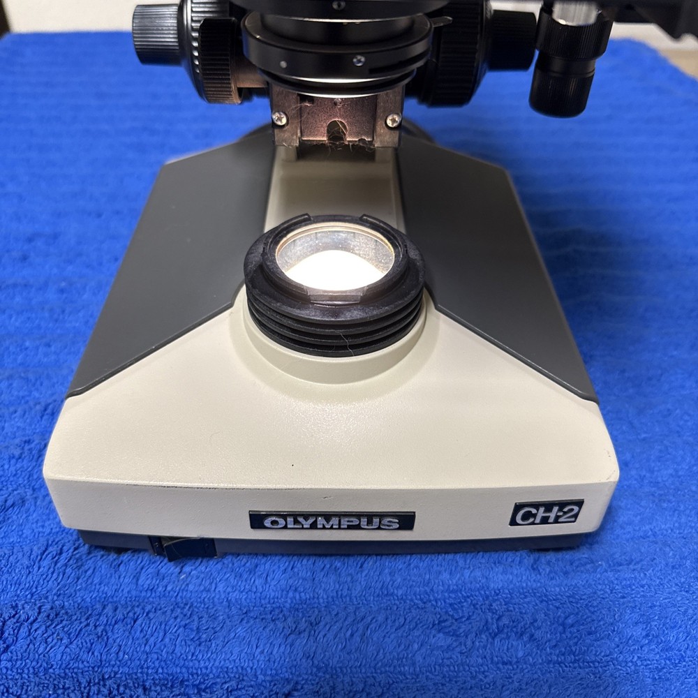 Olympus CH-2, CHT Microscope with objectives 4 X 10X 40X 100X