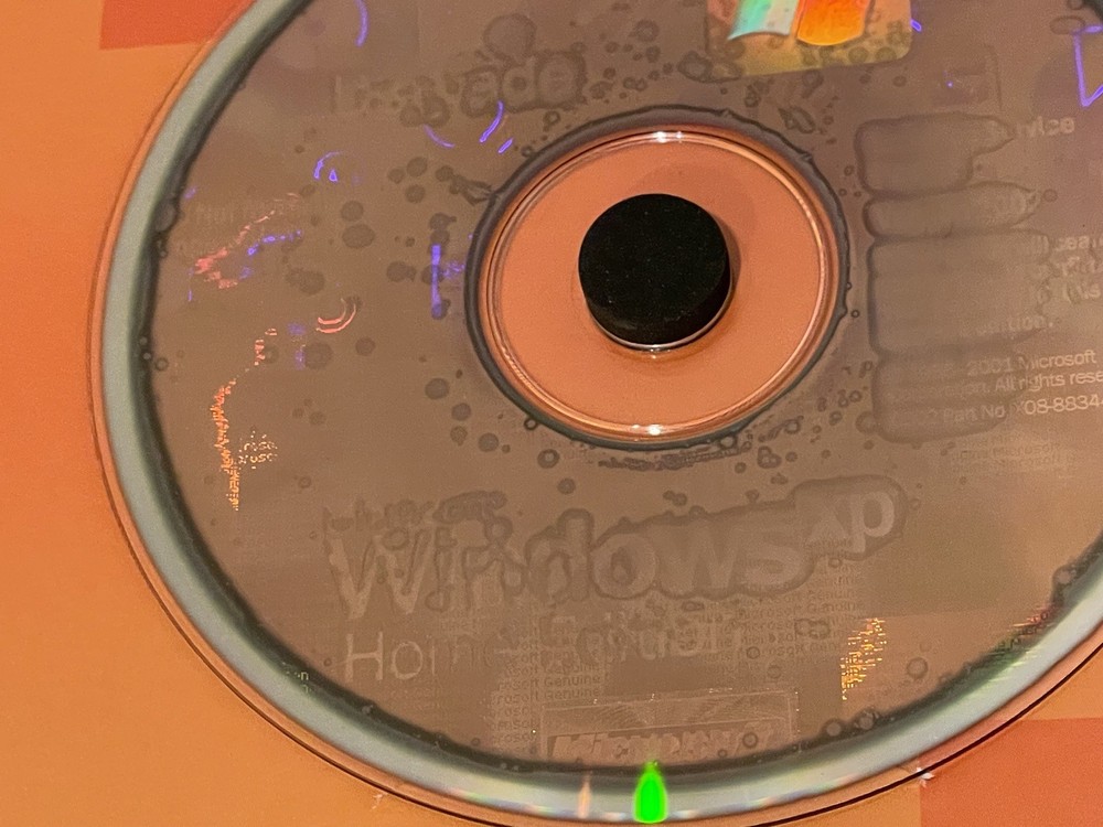 2002 Microsoft Windows Home Edition Operating System + Windows Media Player 9