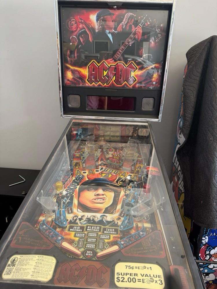 Stern Pro level AC/DC pinball machine 2012. Multilevel