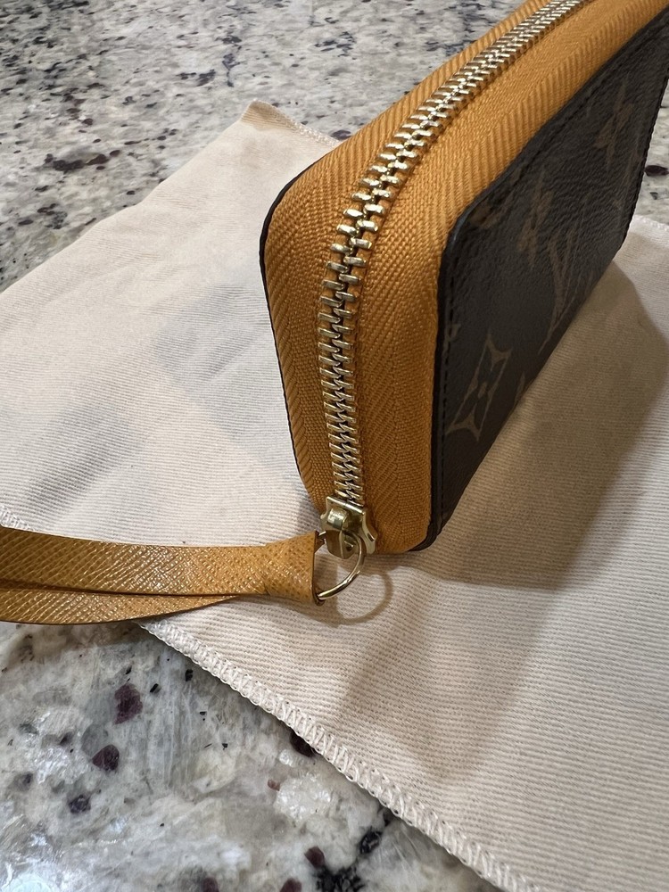 Louis Vuitton Multicartes Imperial Saffron