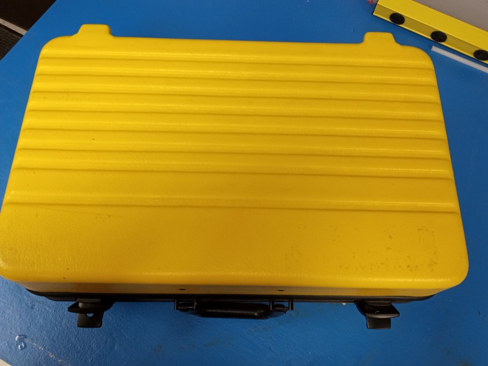 Narda 8718B RF Survey Meter With 8741D Isotropic Probe w/ Case