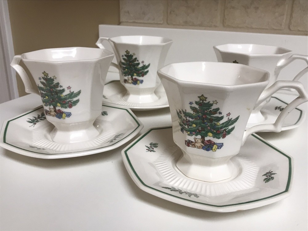 Nikko Christmastime Octagonal Cups and Saucers