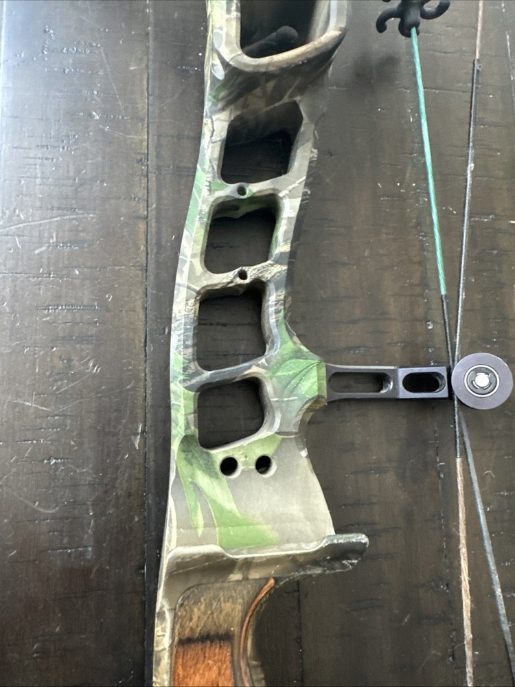 Bowtech Captain Rh 70 Lb Compound Bow