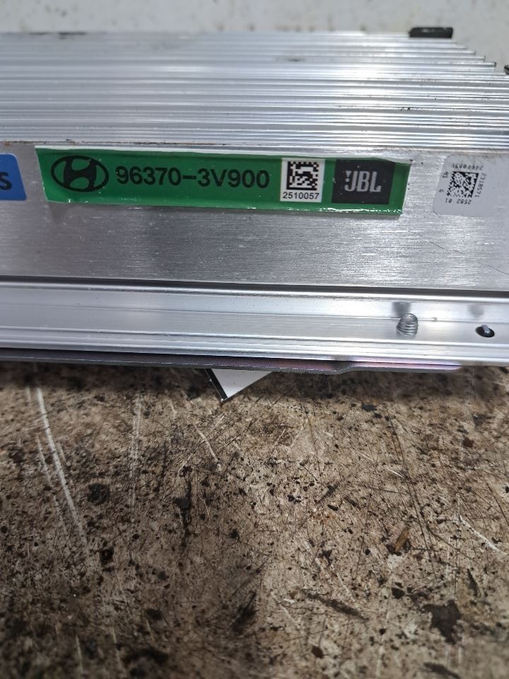 2016 Azera Amplifier Sku#4177043