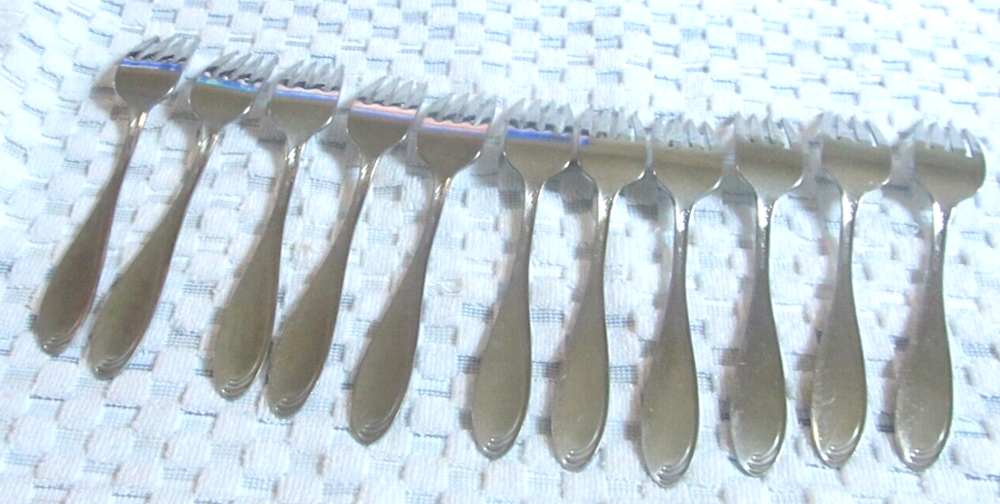 43 PC Oneida Camber Cresta Windswept Scroll Glossy Stainless Flatware