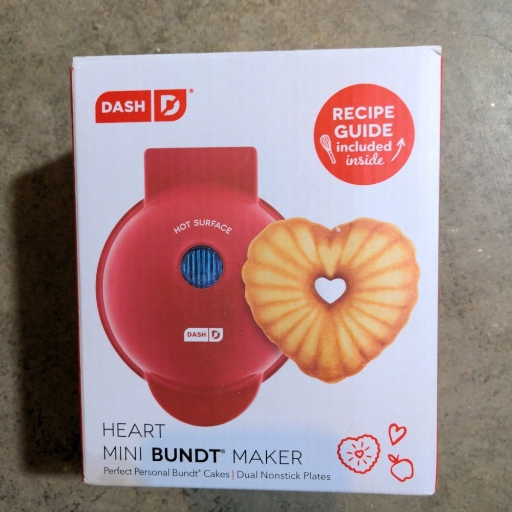 Dash Heart Mini Bundt Maker Red Nonstick Personal Cake Baker Maker
