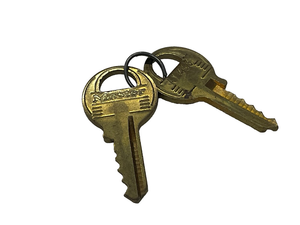 NOS! MASTER No. 5 PADLOCK w/ (2) KEYS